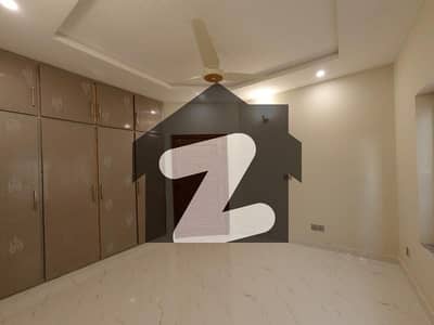 BEAUTIFUL LOCATION HOUSE FOR RENT ON MAIN DOUBLE ROAD CORNER EXTRA LAND