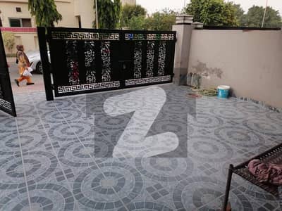 10 MARLA LOWER PORTION AVAILABLE FOR RENT IN BAHRIA TOWN LAHORE 10 MARLA LOWER PORTION AVAILABLE FOR RENT IN BAHRIA TOWN LAHORE
