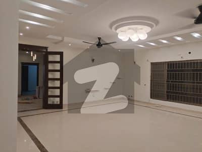 ای ۔ 11 اسلام آباد میں 5 کمروں کا 1 کنال مکان 4.5 لاکھ میں کرایہ پر دستیاب ہے۔