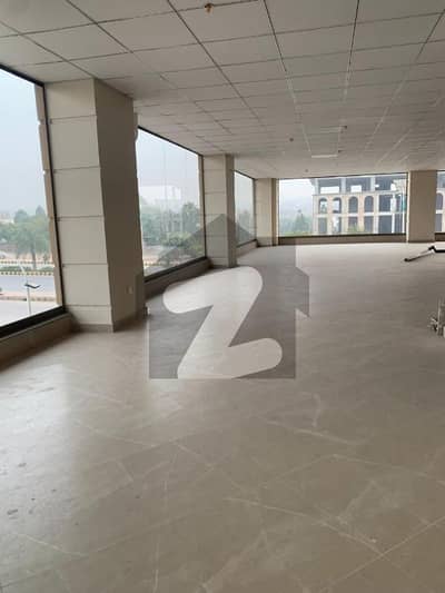 Office space in Gulberg Green, Islamabad, 1500-3000 sq. ft. , with parking and lift available. Feel free to tweak it as needed!