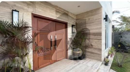 400 yards darakhshan villa for sale