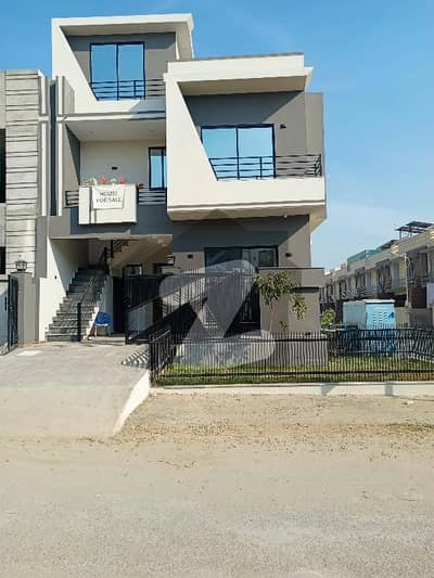 ایم پی سی ایچ ایس ۔ بلاک ایف ایم پی سی ایچ ایس ۔ ملٹی گارڈنز,بی ۔ 17,اسلام آباد میں 5 کمروں کا 5 مرلہ مکان 2.65 کروڑ میں برائے فروخت۔ ایم پی سی ایچ ایس ۔ بلاک ایف ایم پی سی ایچ ایس ۔ ملٹی گارڈنز,بی ۔ 17,اسلام آباد میں 5 کمروں کا 5 مرلہ مکان 2.65 کروڑ میں برائے فروخت۔