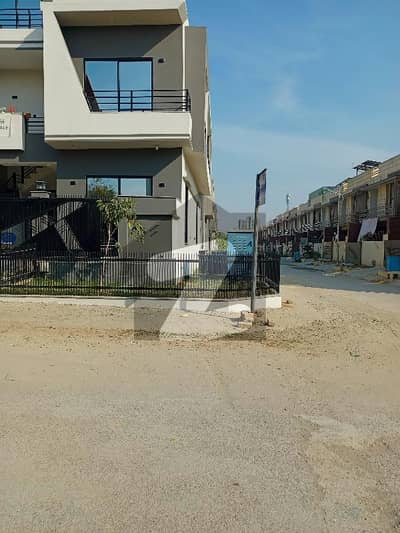 5 Marla Proper Corner On60 Feet Road House