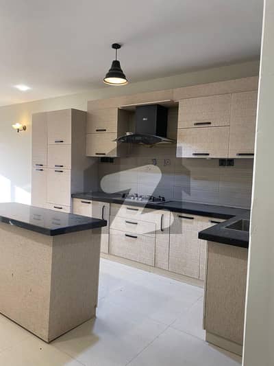 شہید ملت روڈ کراچی میں 4 کمروں کا 9 مرلہ فلیٹ 2.25 لاکھ میں کرایہ پر دستیاب ہے۔