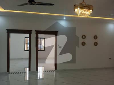 کینٹ ایوینیو سیالکوٹ میں 7 کمروں کا 2 کنال مکان 3.5 لاکھ میں کرایہ پر دستیاب ہے۔