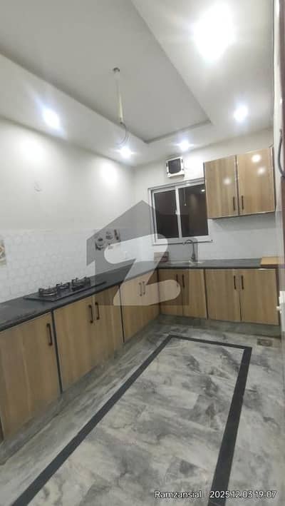 ایچیسن سوسائٹی لاہور میں 4 کمروں کا 1 کنال مکان 1.1 لاکھ میں کرایہ پر دستیاب ہے۔