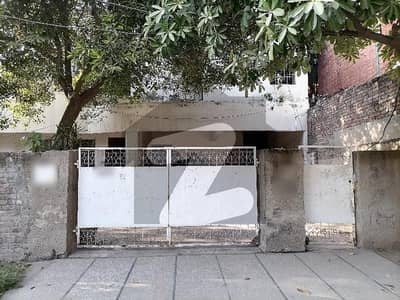 House For sale In Rs. 110000000 House For sale In Rs. 110000000