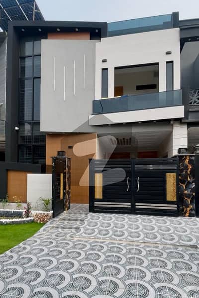 پارک ویو سٹی ۔ ایگزیکٹو بلاک پارک ویو سٹی,لاہور میں 4 کمروں کا 5 مرلہ مکان 2.5 کروڑ میں برائے فروخت۔ پارک ویو سٹی ۔ ایگزیکٹو بلاک پارک ویو سٹی,لاہور میں 4 کمروں کا 5 مرلہ مکان 2.5 کروڑ میں برائے فروخت۔