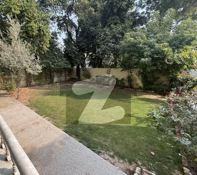 F10 Beautiful House Available For Rent F10 Beautiful House Available For Rent