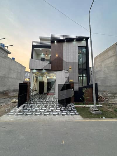 پارک ویو سٹی لاہور میں 4 کمروں کا 5 مرلہ مکان 2.2 کروڑ میں برائے فروخت۔ پارک ویو سٹی لاہور میں 4 کمروں کا 5 مرلہ مکان 2.2 کروڑ میں برائے فروخت۔