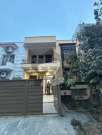 Beautiful 4 Marla House Near Markaz Available For Rent Beautiful 4 Marla House Near Markaz Available For Rent