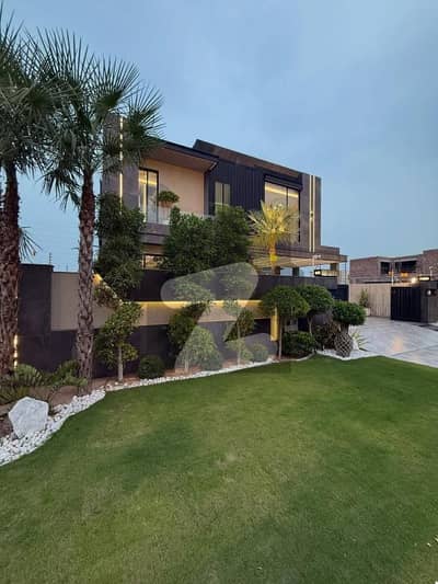 20 MARLA ELEGANT AND FULLY MAINTAINED SUPER HOT LOCATED BUNGALOW IS AVAILABLE IN THE BEST BLOCK OF DHA LAHORE.