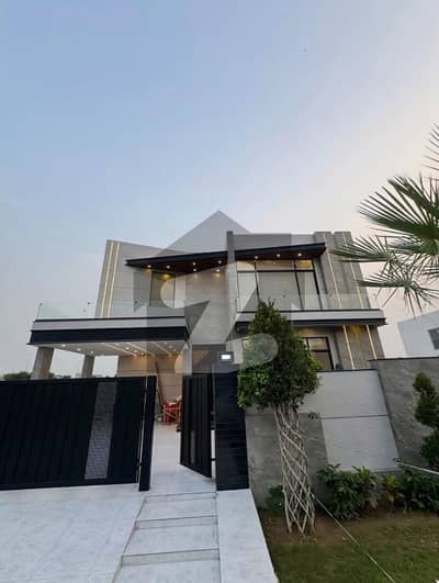 فارمانئیٹس ہاؤسنگ سکیم لاہور میں 4 کمروں کا 10 مرلہ مکان 3.25 کروڑ میں برائے فروخت۔