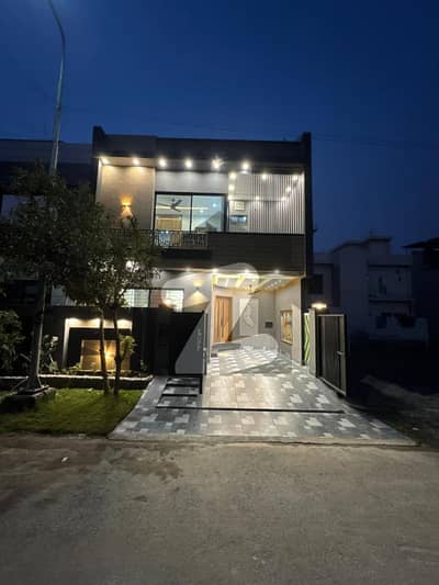 پارک ویو سٹی لاہور میں 4 کمروں کا 5 مرلہ مکان 2.0 کروڑ میں برائے فروخت۔ پارک ویو سٹی لاہور میں 4 کمروں کا 5 مرلہ مکان 2.0 کروڑ میں برائے فروخت۔