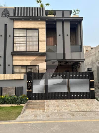 پارک ویو سٹی لاہور میں 4 کمروں کا 5 مرلہ مکان 2.0 کروڑ میں برائے فروخت۔ پارک ویو سٹی لاہور میں 4 کمروں کا 5 مرلہ مکان 2.0 کروڑ میں برائے فروخت۔