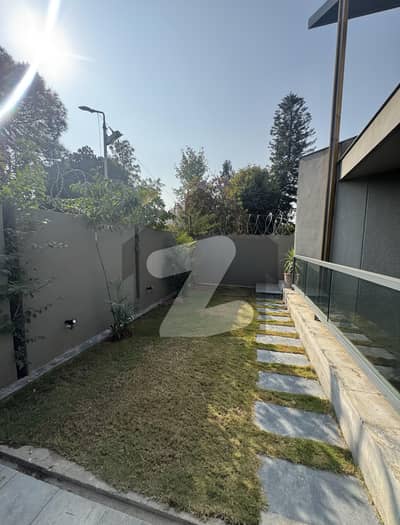 ایف ۔ 10 اسلام آباد میں 5 کمروں کا 1 کنال مکان 5.25 لاکھ میں کرایہ پر دستیاب ہے۔