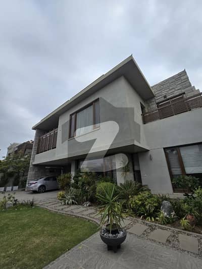 ڈی ایچ اے فیز 5 ڈی ایچ اے ڈیفینس,کراچی میں 2 کنال مکان 24.5 کروڑ میں برائے فروخت۔