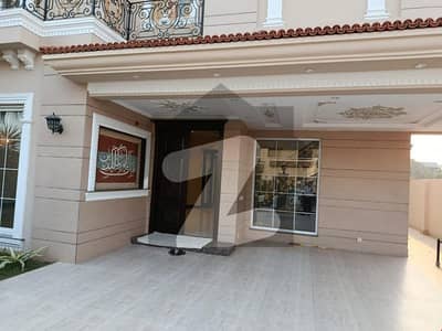 ڈی ایچ اے فیز 6 ڈیفنس (ڈی ایچ اے),لاہور میں 5 کمروں کا 1 کنال مکان 11.0 کروڑ میں برائے فروخت۔