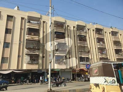 Falaknaz Corner Flat 3 Beds DD West Open 2nd Floor University Road Opp Block 2 Gulistan e Jauhar