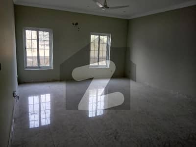 ڈی ۔ 12/4 ڈی ۔ 12,اسلام آباد میں 6 کمروں کا 8 مرلہ مکان 8.75 کروڑ میں برائے فروخت۔