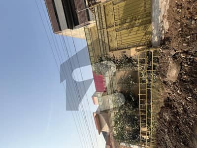 Hayatabad phase 1 D2 10 Marla house For sale