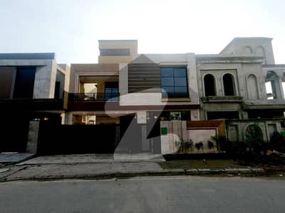 بحریہ آرچرڈ فیز 1 ۔ سینٹرل بحریہ آرچرڈ فیز 1,بحریہ آرچرڈ,لاہور میں 5 کمروں کا 10 مرلہ مکان 3.9 کروڑ میں برائے فروخت۔