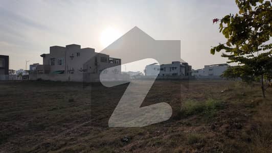 ڈی ایچ اے فیز 7 - بلاک ڈبلیو فیز 7,ڈیفنس (ڈی ایچ اے),لاہور میں 2 کنال رہائشی پلاٹ 9.7 کروڑ میں برائے فروخت۔ ڈی ایچ اے فیز 7 - بلاک ڈبلیو فیز 7,ڈیفنس (ڈی ایچ اے),لاہور میں 2 کنال رہائشی پلاٹ 9.7 کروڑ میں برائے فروخت۔