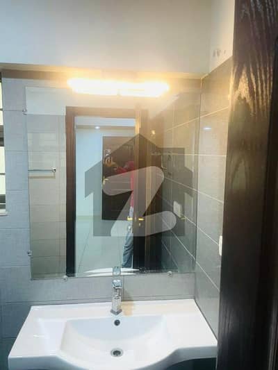 Beautiful Apartment 3 Bedroom 3th floor near park and markit avlialab for Rent in Askari 10 sector F Beautiful Apartment 3 Bedroom 3th floor near park and markit avlialab for Rent in Askari 10 sector F