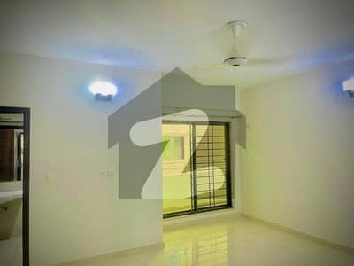 عسکری 10 - سیکٹر ایف عسکری 10,عسکری,لاہور میں 3 کمروں کا 11 مرلہ فلیٹ 1.18 لاکھ میں کرایہ پر دستیاب ہے۔