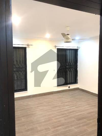 10 Marla Brand New First Entry House