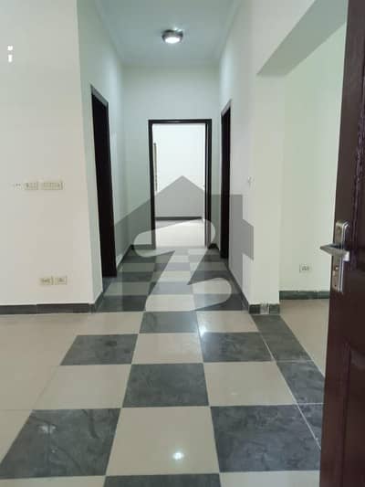 10 MARLA 3 BEDROOMS SD HOUSE AVAILABLE FOR RENT