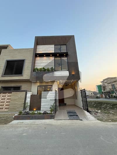 الحفیظ گارڈن - فیز 5 الحفیظ گارڈن,جی ٹی روڈ,لاہور میں 4 کمروں کا 3 مرلہ مکان 1.65 کروڑ میں برائے فروخت۔