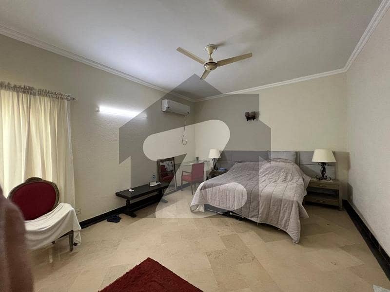 ڈی ایچ اے فیز 4 ڈیفنس (ڈی ایچ اے),لاہور میں 5 کمروں کا 1 کنال مکان 6.9 کروڑ میں برائے فروخت۔ ڈی ایچ اے فیز 4 ڈیفنس (ڈی ایچ اے),لاہور میں 5 کمروں کا 1 کنال مکان 6.9 کروڑ میں برائے فروخت۔