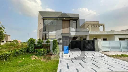 10 Marla Brand New House Available For Rent 10 Marla Brand New House Available For Rent