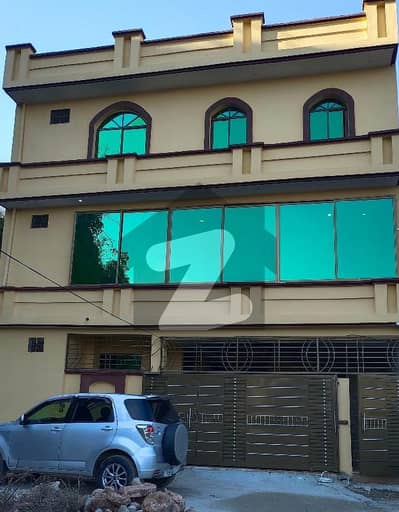 بہارہ کھوہ اسلام آباد میں 9 کمروں کا 6 مرلہ مکان 2.5 کروڑ میں برائے فروخت۔