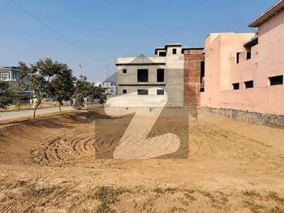 **Prime 10 Marla Plot For Sale In Park View City, Lahore**