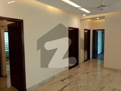 عسکری 11 - سیکٹر ڈی عسکری 11,عسکری,لاہور میں 3 کمروں کا 10 مرلہ فلیٹ 1.45 لاکھ میں کرایہ پر دستیاب ہے۔