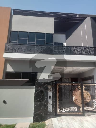 بخ ولاز فیز 2 - مانک بلاک بوچ ایگزیکٹو ولاز - فیز 2,بش ایگزیکٹو ولاز,ملتان میں 4 کمروں کا 5 مرلہ مکان 2.0 کروڑ میں برائے فروخت۔ بخ ولاز فیز 2 - مانک بلاک بوچ ایگزیکٹو ولاز - فیز 2,بش ایگزیکٹو ولاز,ملتان میں 4 کمروں کا 5 مرلہ مکان 2.0 کروڑ میں برائے فروخت۔