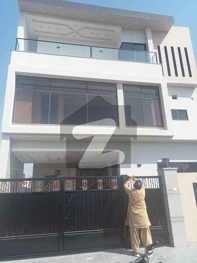 بخ ولاز فیز 2 - مانک بلاک بوچ ایگزیکٹو ولاز - فیز 2,بش ایگزیکٹو ولاز,ملتان میں 5 کمروں کا 7 مرلہ مکان 3.0 کروڑ میں برائے فروخت۔ بخ ولاز فیز 2 - مانک بلاک بوچ ایگزیکٹو ولاز - فیز 2,بش ایگزیکٹو ولاز,ملتان میں 5 کمروں کا 7 مرلہ مکان 3.0 کروڑ میں برائے فروخت۔