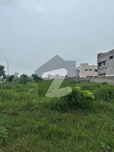 ڈی ایچ اے فیز 8 - بلاک زیڈ 6 ڈی ایچ اے فیز 8,ڈیفنس (ڈی ایچ اے),لاہور میں 5 مرلہ رہائشی پلاٹ 86.0 لاکھ میں برائے فروخت۔