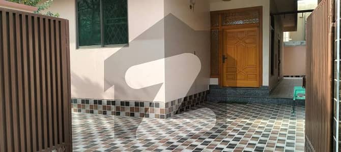 واپڈا ٹاؤن فیز 1 - بلاک ڈی3 واپڈا ٹاؤن فیز 1,واپڈا ٹاؤن,لاہور میں 5 کمروں کا 10 مرلہ مکان 4.75 کروڑ میں برائے فروخت۔