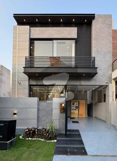 ڈی ایچ اے 9 ٹاؤن ڈیفنس (ڈی ایچ اے),لاہور میں 4 کمروں کا 5 مرلہ مکان 1.99 کروڑ میں برائے فروخت۔