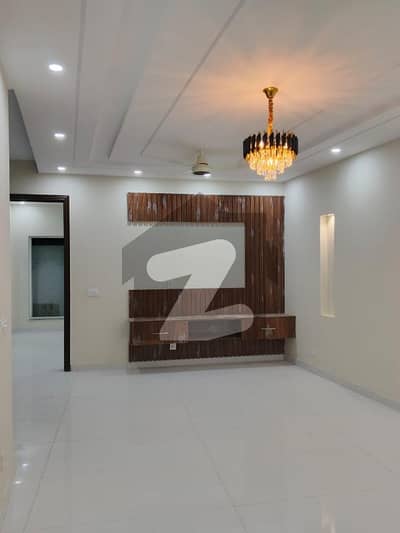 ڈی ایچ اے فیز 3 ڈیفنس (ڈی ایچ اے),لاہور میں 5 کمروں کا 1 کنال مکان 2.5 لاکھ میں کرایہ پر دستیاب ہے۔