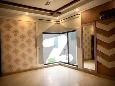 ڈی ایچ اے فیز 3 ڈیفنس (ڈی ایچ اے),لاہور میں 3 کمروں کا 1 کنال بالائی پورشن 90.0 ہزار میں کرایہ پر دستیاب ہے۔