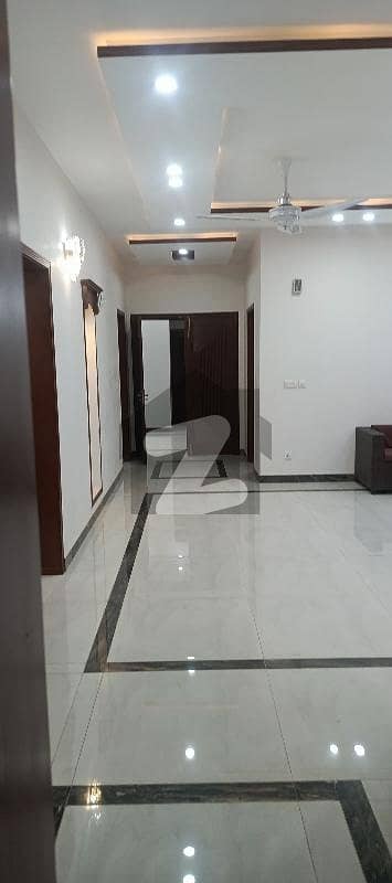 جی ۔ 14/3 جی ۔ 14,اسلام آباد میں 5 کمروں کا 1 کنال بالائی پورشن 1.5 لاکھ میں کرایہ پر دستیاب ہے۔