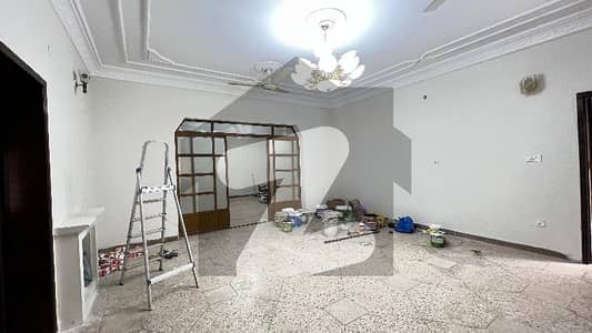 Independent Ground Portion for rent in G-10