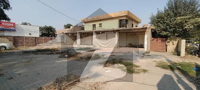 ٹاؤن شپ لاہور میں 2 کنال کمرشل پلاٹ 13.5 کروڑ میں برائے فروخت۔