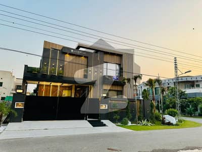 ڈی ایچ اے فیز 4 ڈیفنس (ڈی ایچ اے),لاہور میں 6 کمروں کا 1 کنال مکان 16.9 کروڑ میں برائے فروخت۔ ڈی ایچ اے فیز 4 ڈیفنس (ڈی ایچ اے),لاہور میں 6 کمروں کا 1 کنال مکان 16.9 کروڑ میں برائے فروخت۔