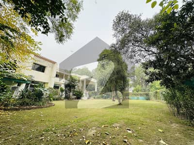 ایف ۔ 7 اسلام آباد میں 5 کمروں کا 2 کنال مکان 7.5 لاکھ میں کرایہ پر دستیاب ہے۔