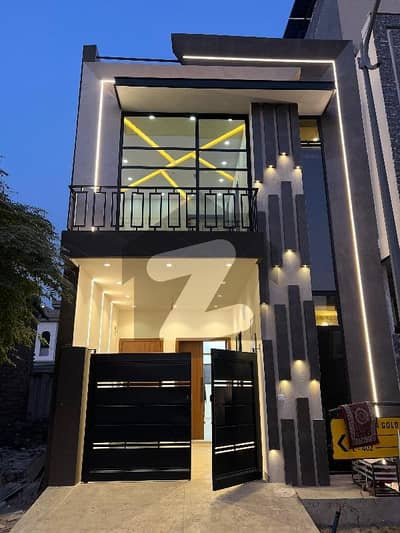 ستارہ گولڈ سٹی ستیانہ روڈ,فیصل آباد میں 3 کمروں کا 2 مرلہ مکان 1.25 کروڑ میں برائے فروخت۔